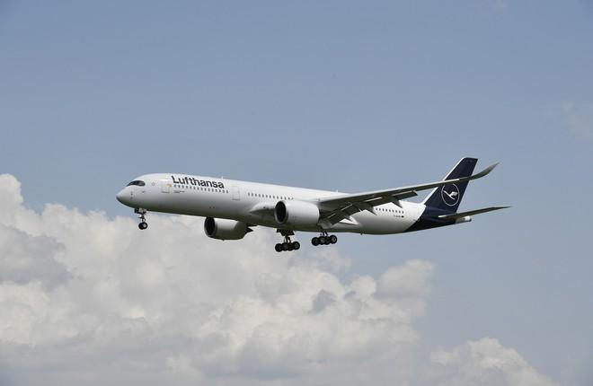 самолет A350 авиакомпании Lufthansa