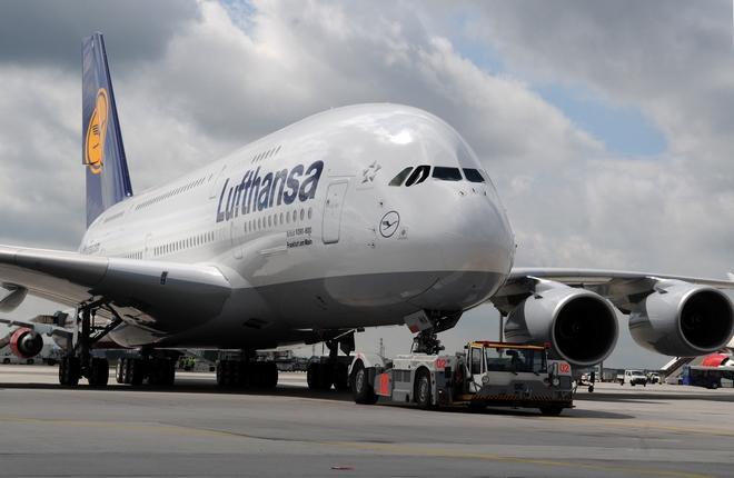 самолет Airbus A380 авиакомпании Lufthansa