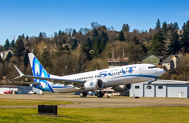 Самолет Boeing 737MAX-8 авиакомпании SCAT