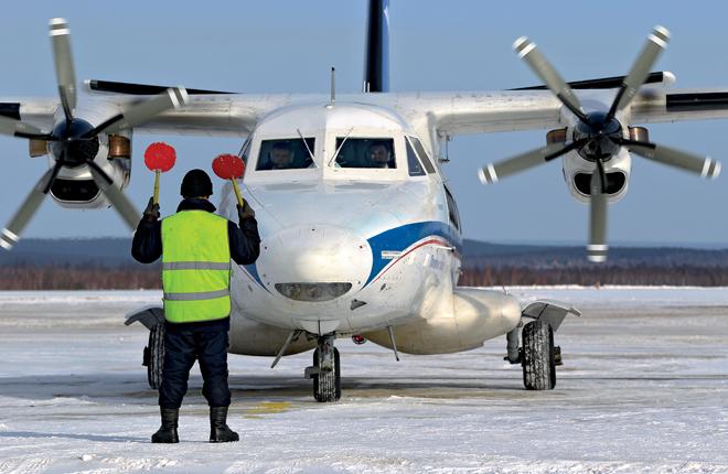 В парке "Полярных авиалиний" есть три L-410 предыдущей модификации :: "Полярные авиалинии"