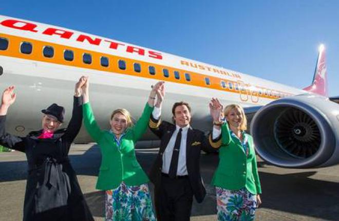 Авиакомпания Qantas Airways покрасила самолет Boeing 737 в юбилейную ретро-ливрею