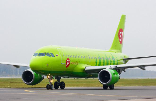 Самолет Airbus A319 авиакомпании S7 Airlines