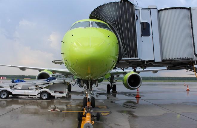 самолет авиакомпании S7 airlines