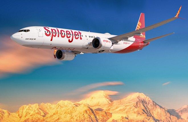 самолет 737MAX авиакомпании SpiceJet