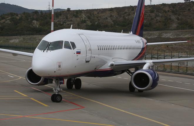 Самолет SSJ 100