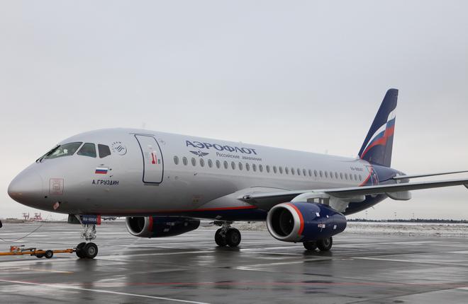 "Аэрофлот" передаст авиакомпании "Россия" около 10 SSJ 100