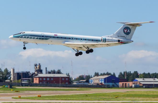 Авиакомпания "Алроса" заменит самолетами SSJ 100 воздушные суда Ту-134 и Ту-154