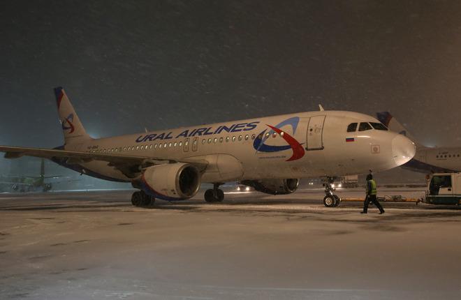 Самолет Airbus A320 авиакомпании "Уральские авиалинии"