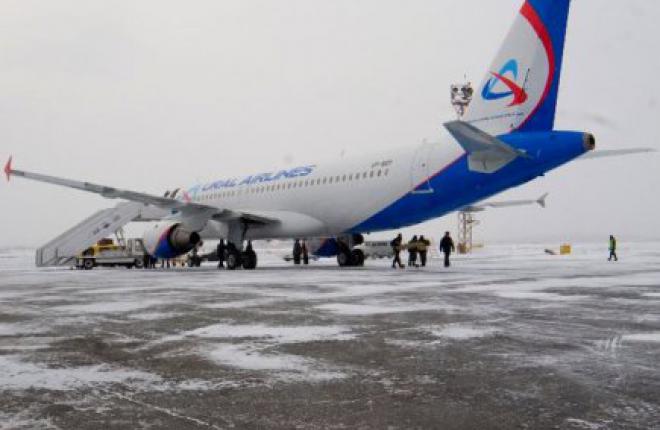 Самолет А320 авиакомпании "Уральские авиалинии" выкатился за пределы ВПП