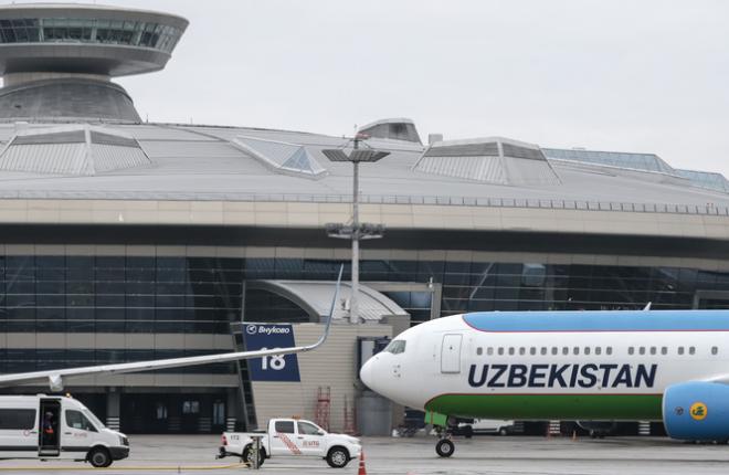 Указом президента страны на основе НАК создаются акционерные общества Uzbekistan Airways и Uzbekistan Airports :: Леонид Фаерберг // Transport-photo.com Boeing 767-300ER Uzbekistan Airways