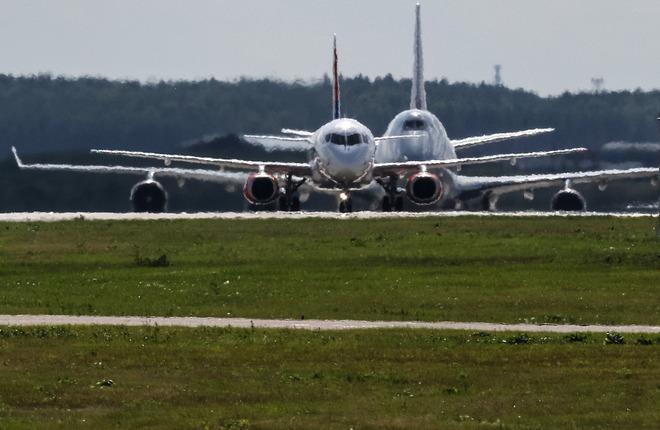 Самолеты в аэропорту Внуково