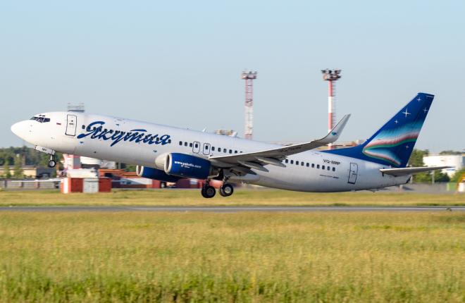 Самолет Boeing 737-800 авиакомпании "Якутия"