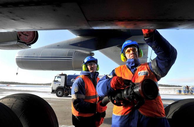 «Газпром нефть» заправила экологичным топливом арктические экспедиции