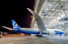Первый Boeing 787-9 окрашен в новую корпоративную ливрею