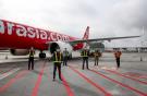 Первый рейс AirAsia после простоя в месяц