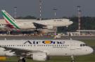 Alitalia ликвидирет низкотарифную "дочку" Air One