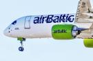 Самолет Airbus A220-300 латвийской авиакомпании airBaltic 