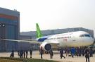 Первый прототип лайнера C919, представ­ленный в Шанхае 2 ноября, уже оснащен всеми системами, как утверждает COMAC.