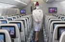 защитный костюм стюардессы авиакомпании Qatar airways