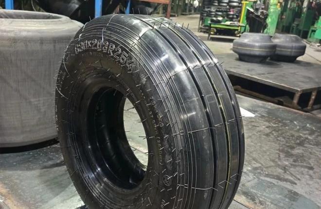 :: АШК Начались испытания российской шины для носовой стойки Superjet 100